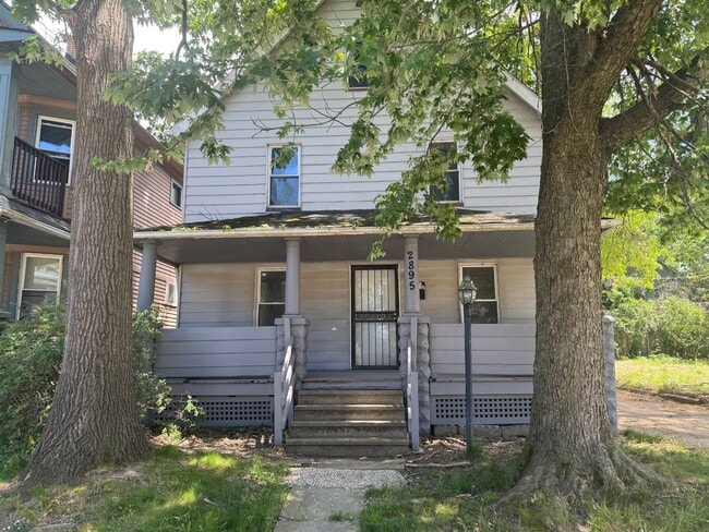 Building Photo - Charming 3-Bedroom Property in Prime Location