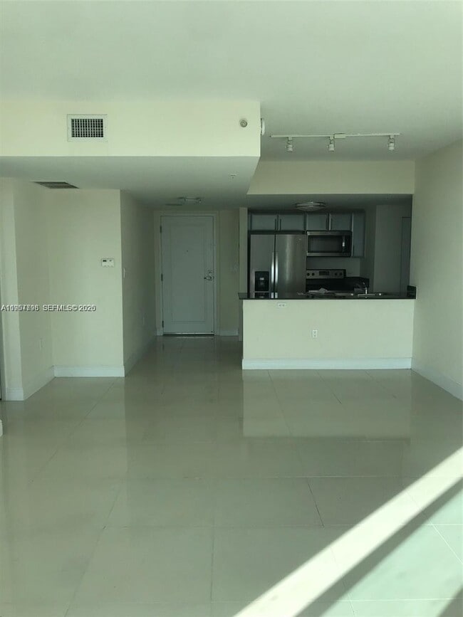 Photo - 1861 NW S River Dr Unidad 907