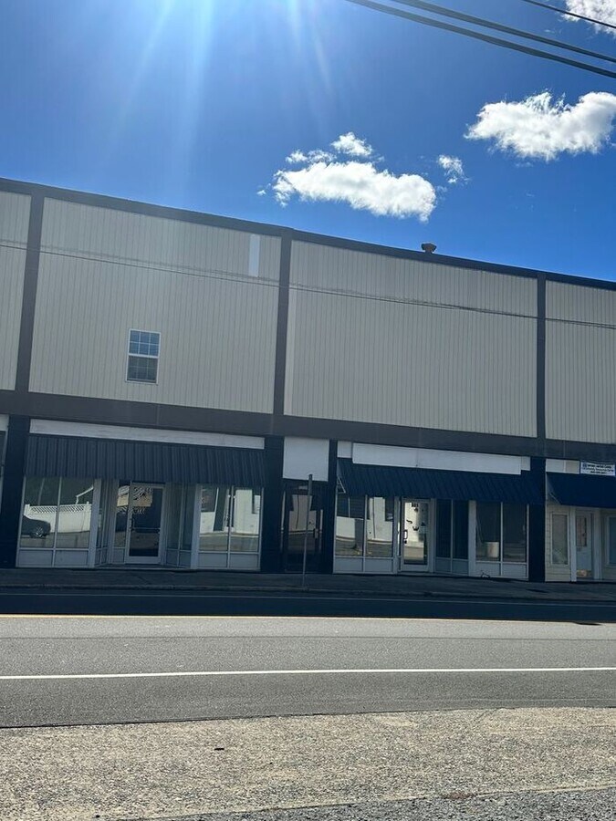 Store Front - 903 and 905 S Main Street, S... - Store Front - 903 and 905 S Main Street, S...