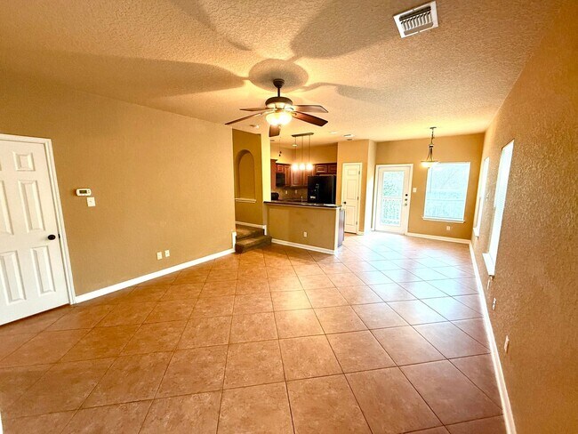 Photo - **APPLICATION RECEIVED** MUST SEE! Stunnin...