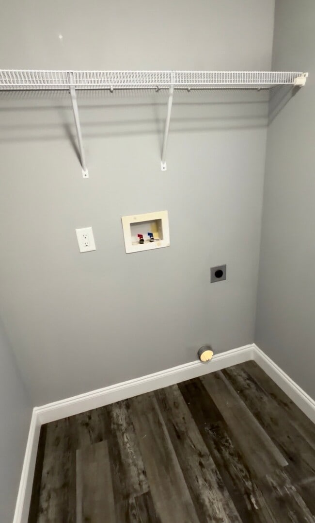 1212 Jessica Loop