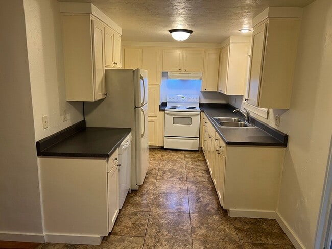 Photo - 2 Bedroom in N. Eugene