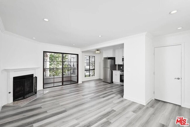 Photo - 909 Croft Ave Unit 301