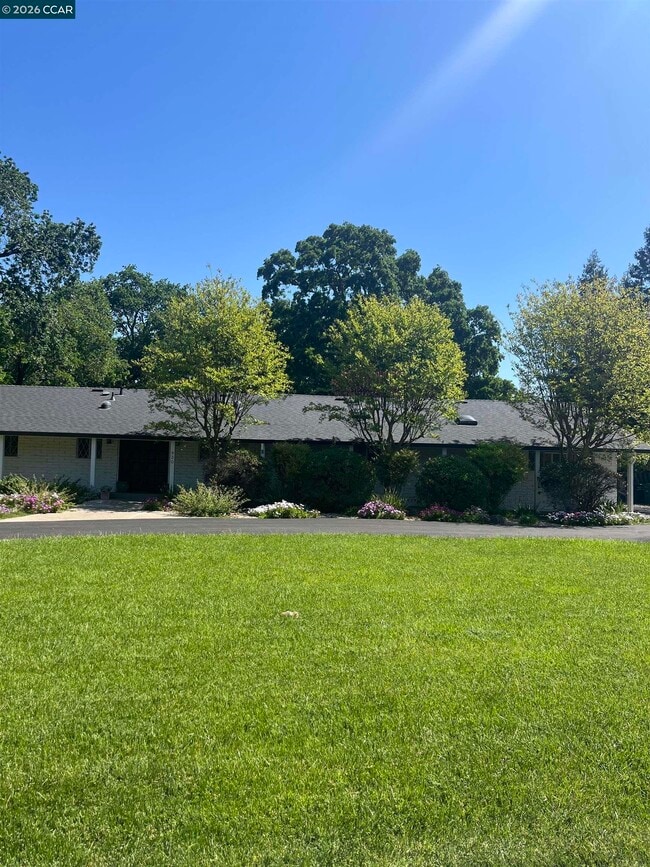 Building Photo - 930 Lee Ln