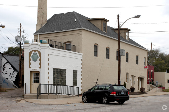 Building Photo - 1028-1032 S Shelby St Rental