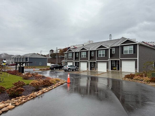 Photo - 115 Raceday Center Dr