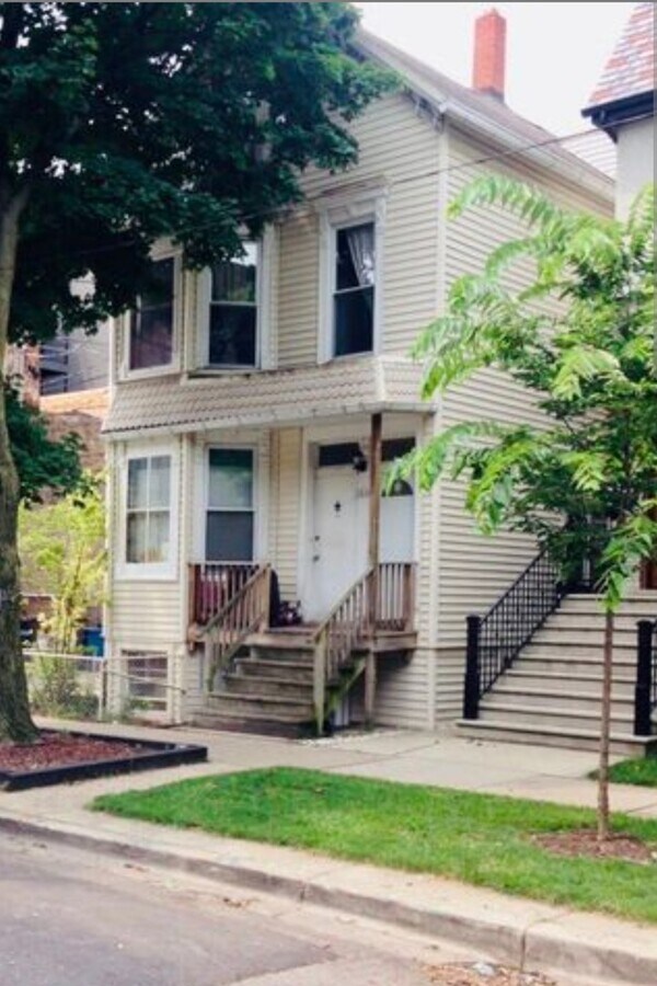 Photo - 3214 N Hoyne Ave House