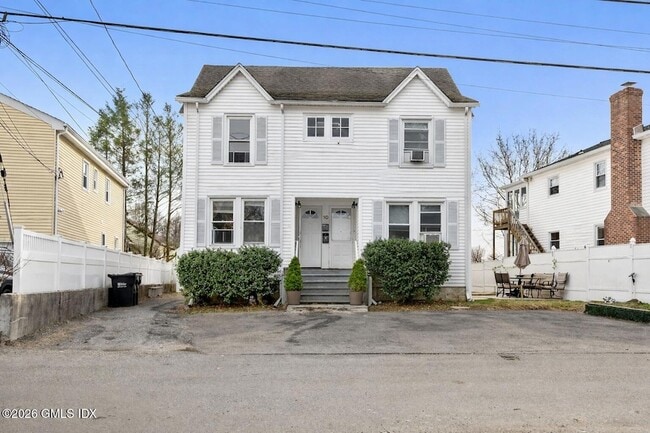 Building Photo - 10 Artic St Unit A