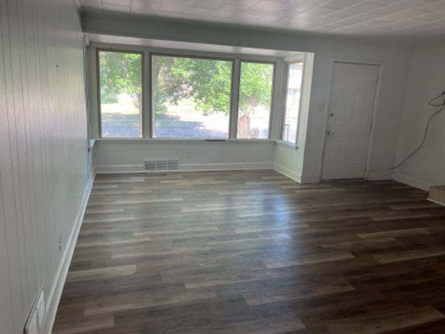 Photo - 1600 Curtis Ave