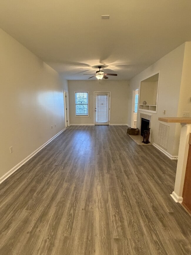 Photo - 635 Marshtree Ln