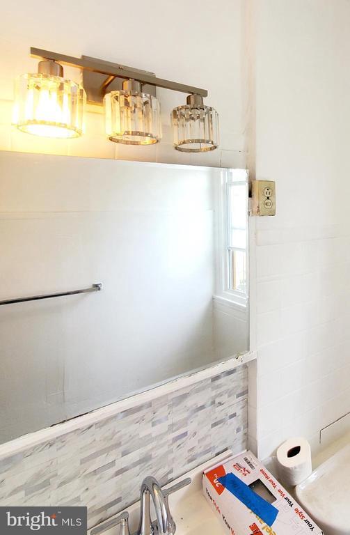 Photo - 819 N 64th St