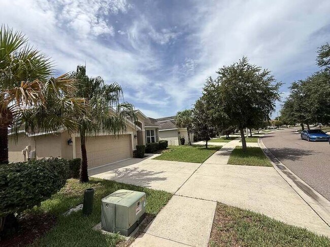 8222 Willow Beach Dr