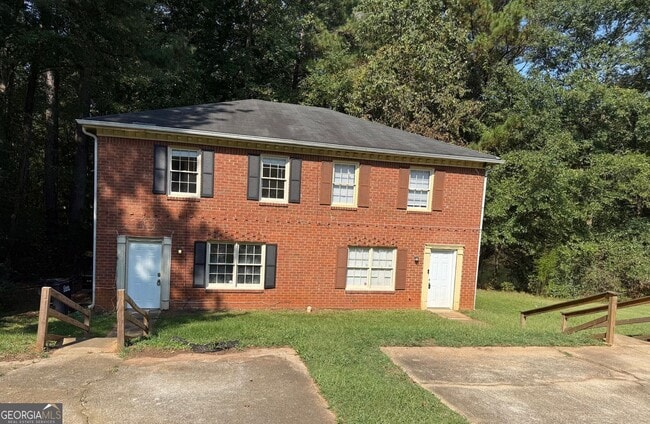 Building Photo - 1736 Salem Woods Dr SE