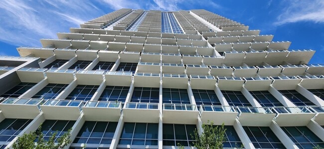 Photo - 150 E Robinson St