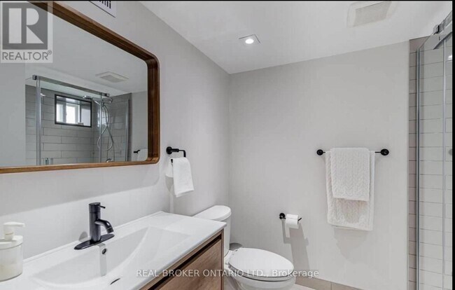 Photo - 25 Newlin Crescent