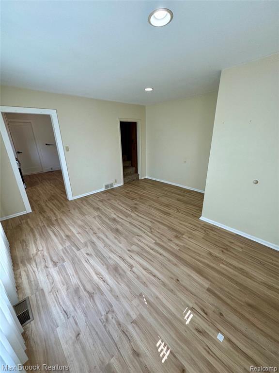 Photo - 368 S Wing St