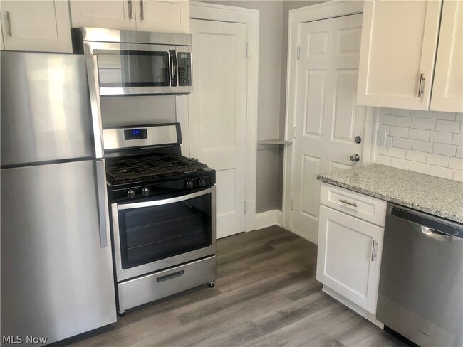 Photo - 9211 Clifton Blvd Unit up