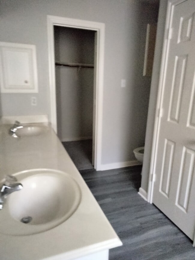 Photo - 208 Canterbury Dr