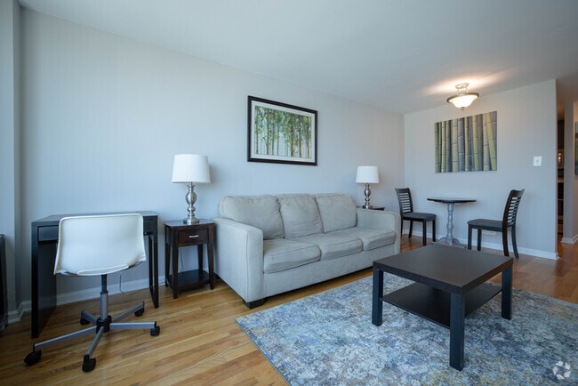 JR 1BR, 1BA - 550SF - Covington - 4600 N Clarendon Ave