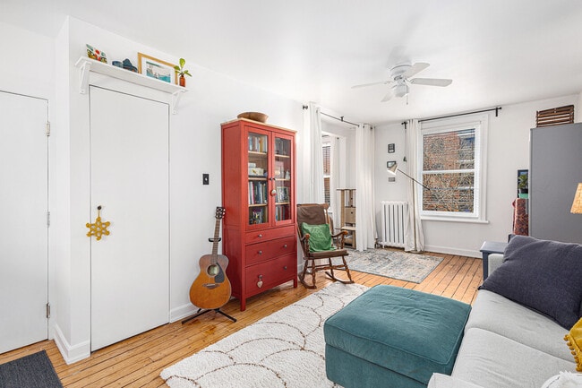 Photo - 208 Clarence St Unit 4