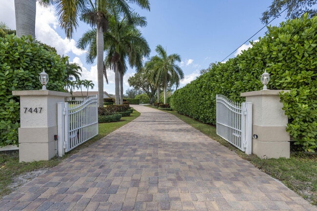 Photo - 7447 NW 82nd Terrace