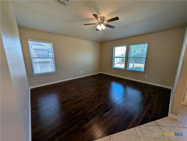 Photo - 1337 Lauren St