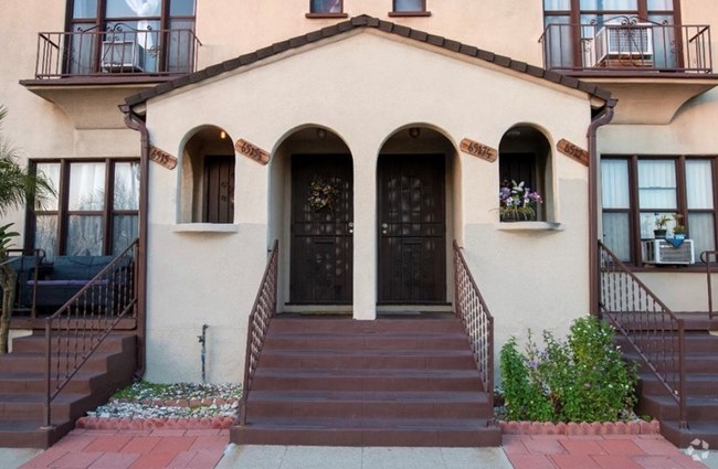 Building Photo - 6515 1/2 Northside Dr Rental