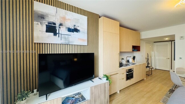Photo - 90 NE 32nd St Unit 613