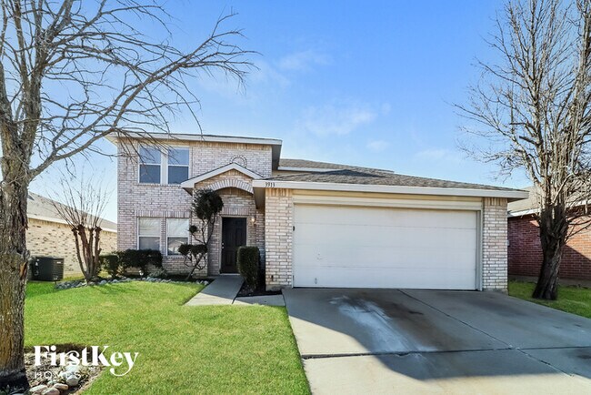 Photo - 3913 Fox Run Dr House