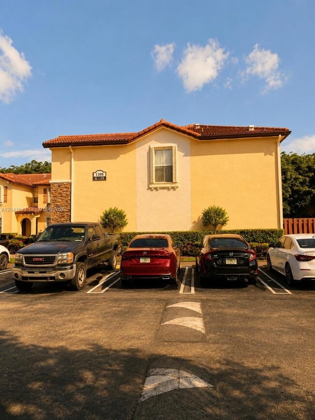 Photo - 1398 NE 33rd Ave