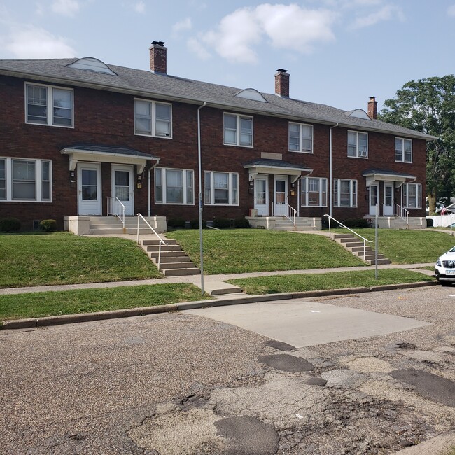 Photo - 2826 Dubuque St Townhome