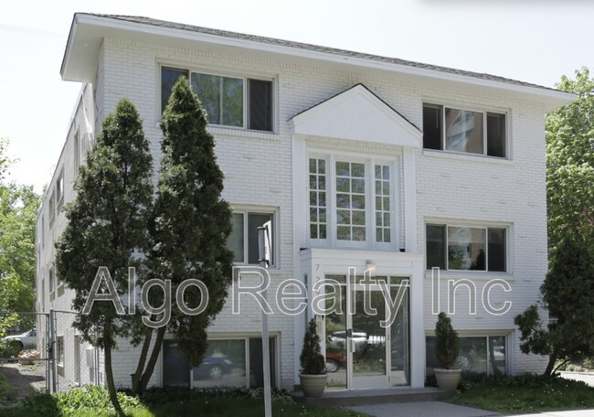 Building Photo - 729 E 16th St