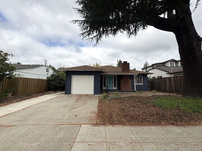 Building Photo - Charming 3-Bedroom Home on Embarcadero Roa...