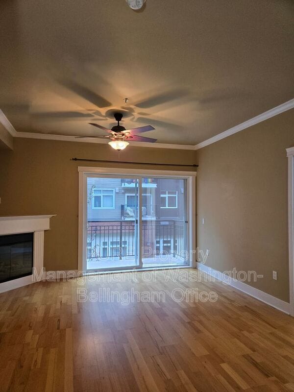 Photo - 1015 Railroad Ave