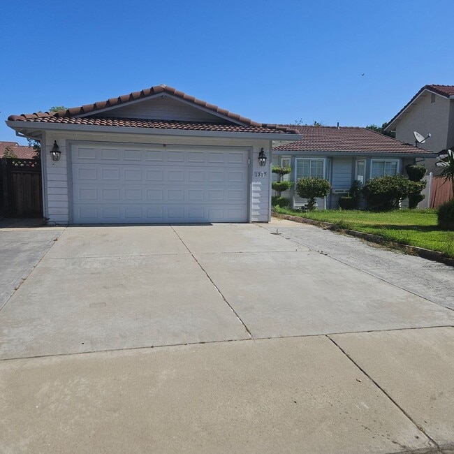 Spacious Open Floor Plan Close to Schools ... - Spacious Open Floor Plan Close to Schools ... Casa