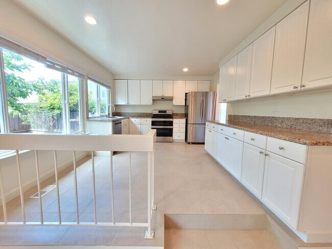 Photo - 1093 Jamaica St