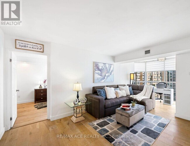 Photo - 285 Enfield Pl Unit 1611