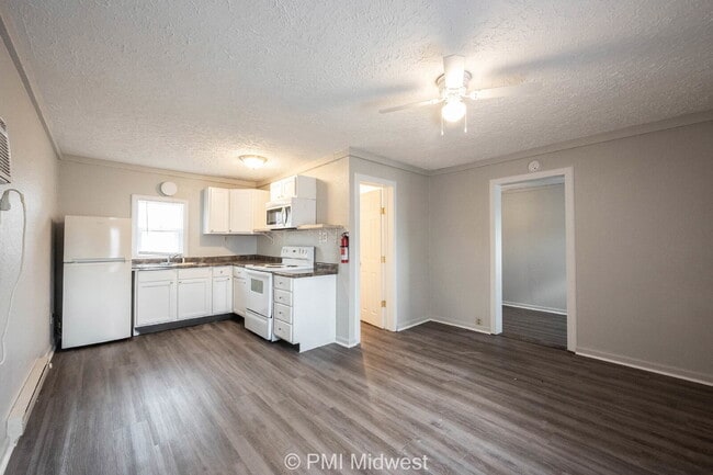 Photo - Cozy 1-Bedroom Gem in Greenfield – Perfectly Sized for Comfort at 400 Sq Ft! Unidad Apt 9
