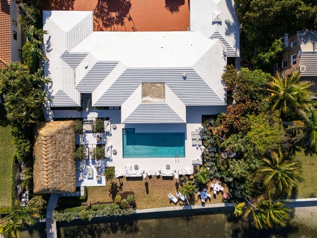 Building Photo - 3410 N Flagler Dr