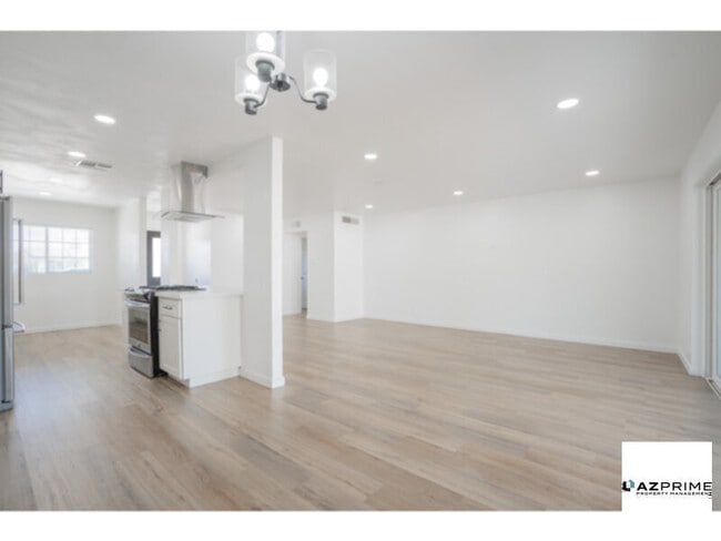 Photo - Welcome To This Remodeled 3/2 Midtown Phoe...
