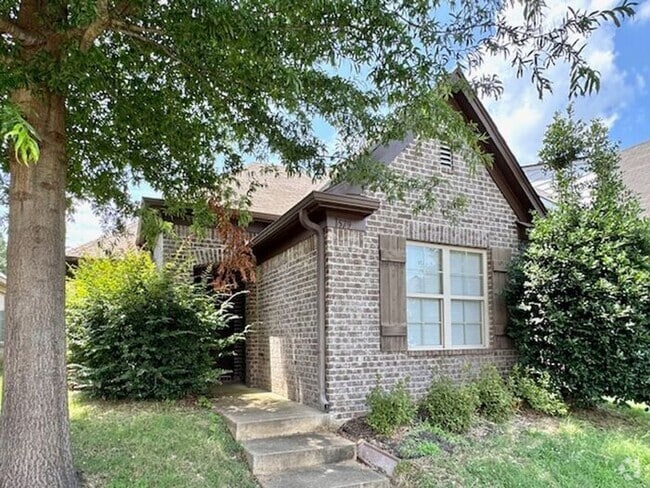 Building Photo - Now Leasing A 3 Bedroom 2 Bath home in Cor...