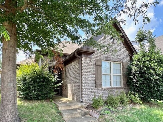Building Photo - Now Leasing A 3 Bedroom 2 Bath home in Cor...