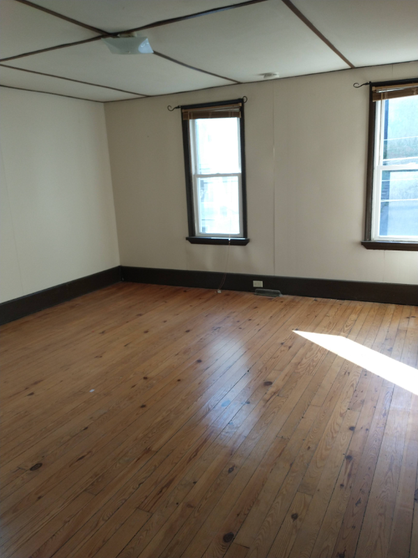 Photo - 235 E Logan St Apartment Unit 235