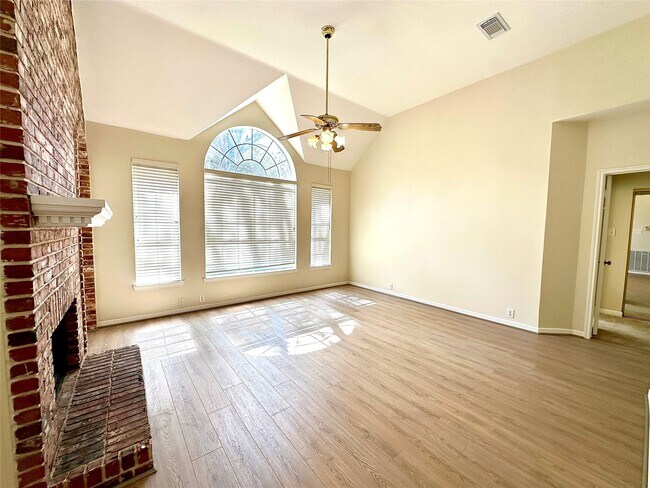 Photo - 3302 Richland Dr