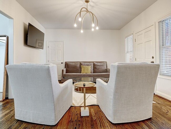 Photo - "Charming 2-Bedroom Retreat in Birmingham – Cozy 932 Sq Ft Haven!"