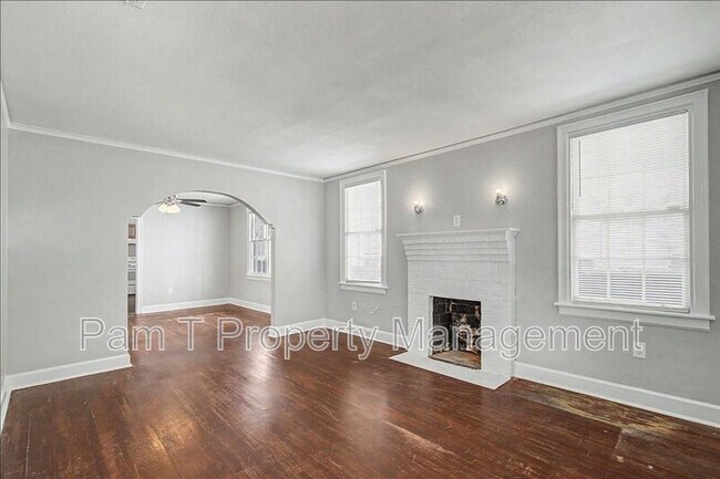 Photo - 633 W 35th St