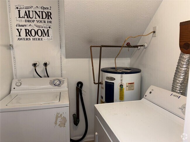 Building Photo - 223 Autumn Chapel Way Rental