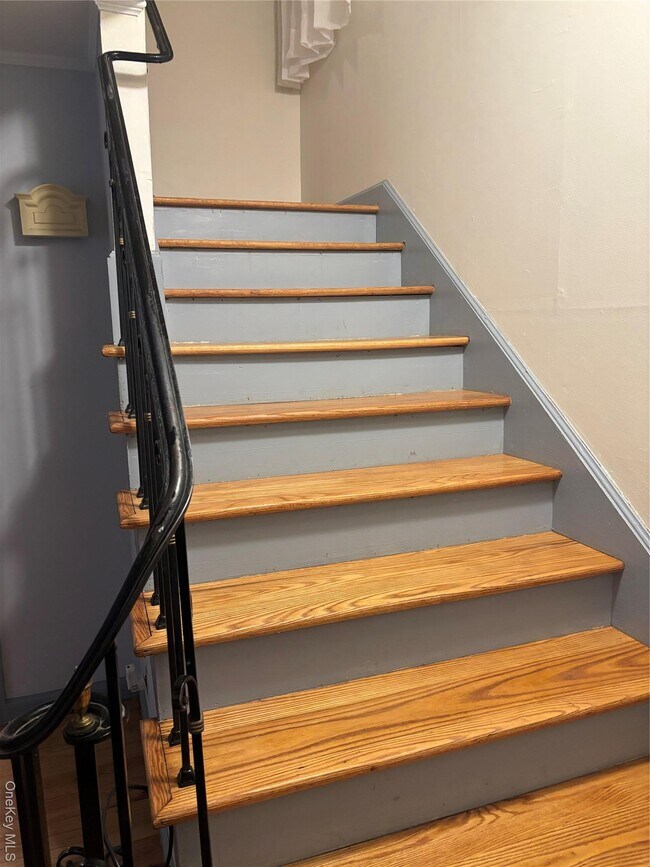 Photo - 2090 Beech St