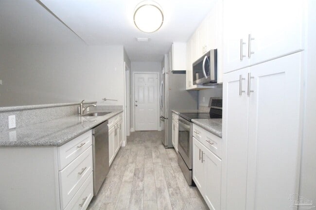 Photo - 388 Mirabelle Dr