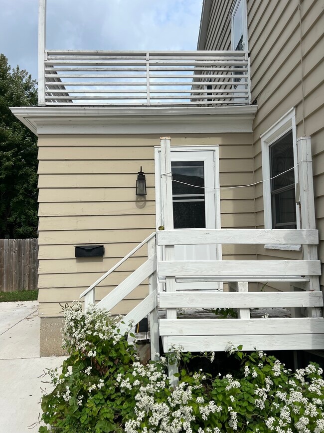 Photo - 2388 West Lawn Ave Unit 3